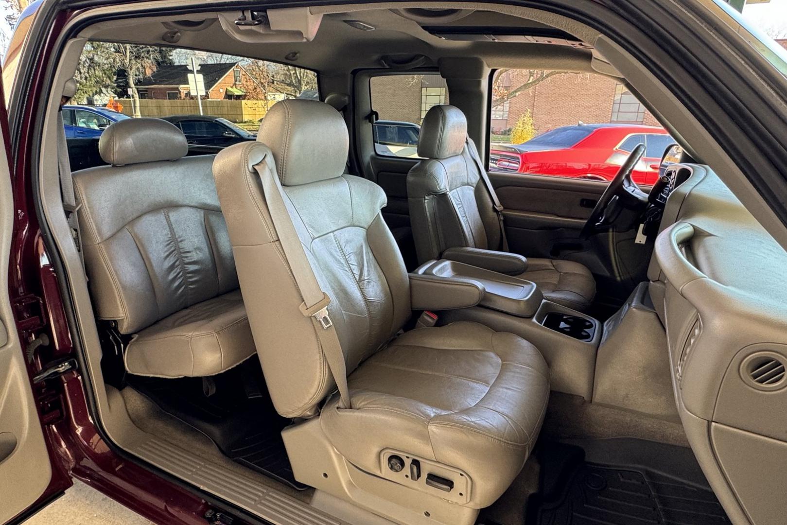 2001 Maroon /Gray Chevrolet Silverado 1500 LT (1GCEK19T51Z) with an V8 5.3 Liter engine, Automatic transmission, located at 2304 W. Main St., Boise, ID, 83702, (208) 342-7777, 43.622105, -116.218658 - One Owner Idaho Truck! - Photo#11