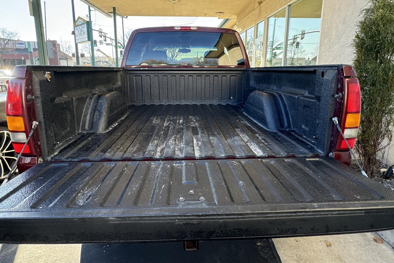 2001 Maroon /Gray Chevrolet Silverado 1500 LT (1GCEK19T51Z) with an V8 5.3 Liter engine, Automatic transmission, located at 2304 W. Main St., Boise, ID, 83702, (208) 342-7777, 43.622105, -116.218658 - One Owner Idaho Truck! - Photo#15