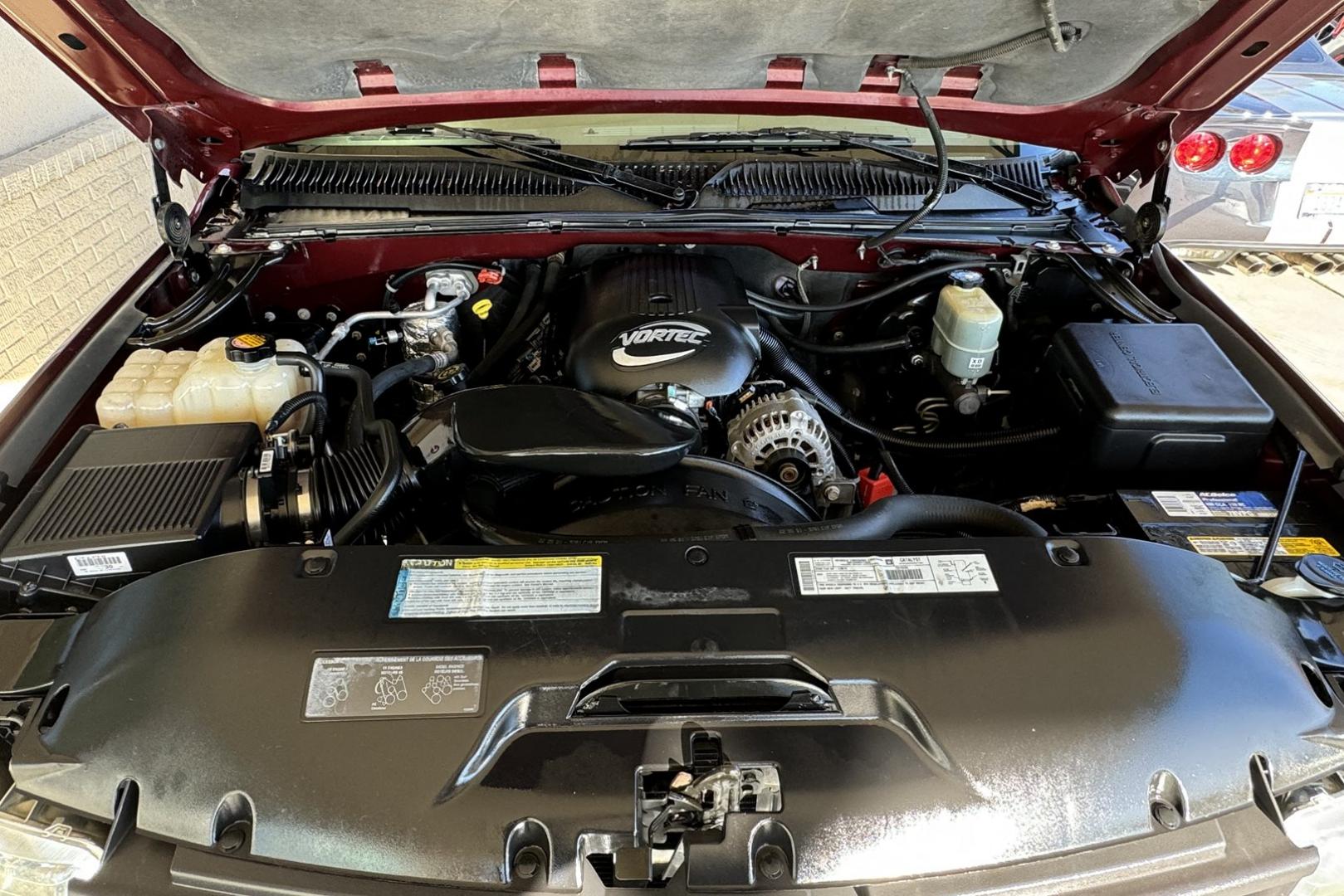 2001 Maroon /Gray Chevrolet Silverado 1500 LT (1GCEK19T51Z) with an V8 5.3 Liter engine, Automatic transmission, located at 2304 W. Main St., Boise, ID, 83702, (208) 342-7777, 43.622105, -116.218658 - One Owner Idaho Truck! - Photo#9