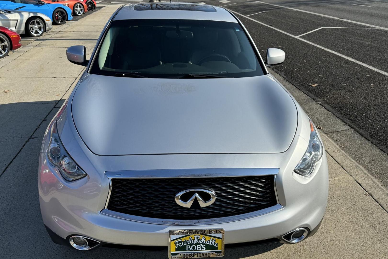 2017 Silver /Black Infiniti QX70 (JN8CS1MW0HM) with an V6 3.7 Liter engine, Automatic 7 Speed w/ Rev Match transmission, located at 2304 W. Main St., Boise, ID, 83702, (208) 342-7777, 43.622105, -116.218658 - All Wheel Drive Luxury! - Photo#3