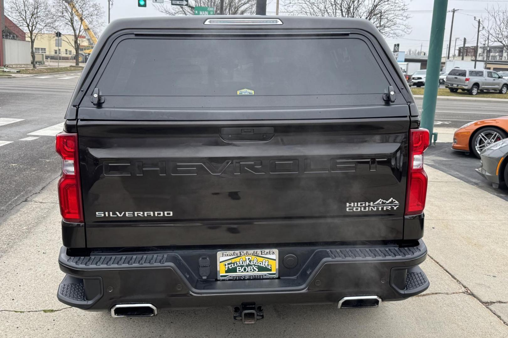 2019 Havana Brown Metallic /Jet Black/Umber Chevrolet Silverado 1500 High Country (1GCUYHEL2KZ) with an V8 6.2 Liter engine, Automatic 10 Speed transmission, located at 2304 W. Main St., Boise, ID, 83702, (208) 342-7777, 43.622105, -116.218658 - Highly Optioned And Clean! - Photo#1