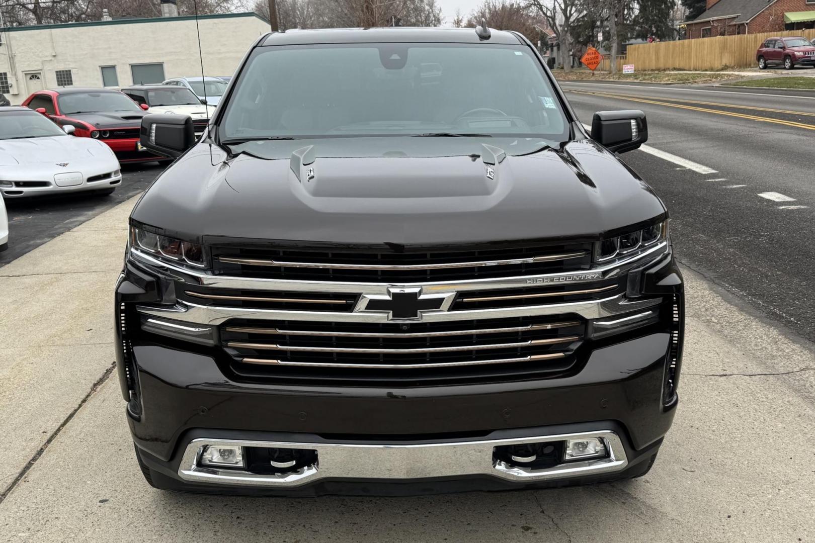 2019 Havana Brown Metallic /Jet Black/Umber Chevrolet Silverado 1500 High Country (1GCUYHEL2KZ) with an V8 6.2 Liter engine, Automatic 10 Speed transmission, located at 2304 W. Main St., Boise, ID, 83702, (208) 342-7777, 43.622105, -116.218658 - Highly Optioned And Clean! - Photo#3