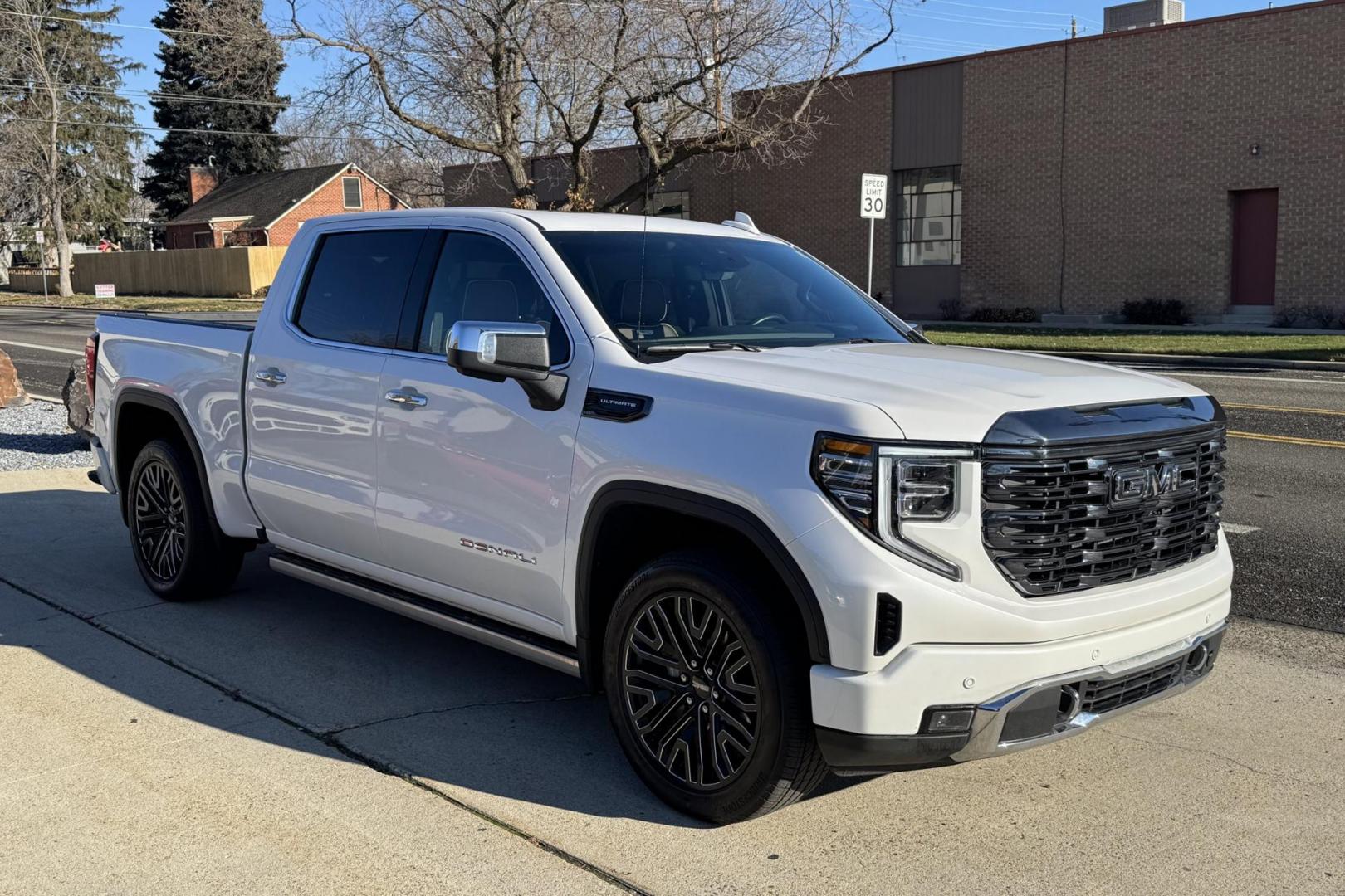 2022 White Frost Tricoat /Alpine Umber GMC Sierra 1500 Denali Ultimate (1GTUUHET1NZ) with an 6 Cyl 3.0 Liter Turbo Diesel engine, Automatic 10 Speed transmission, located at 2304 W. Main St., Boise, ID, 83702, (208) 342-7777, 43.622105, -116.218658 - Photo#3