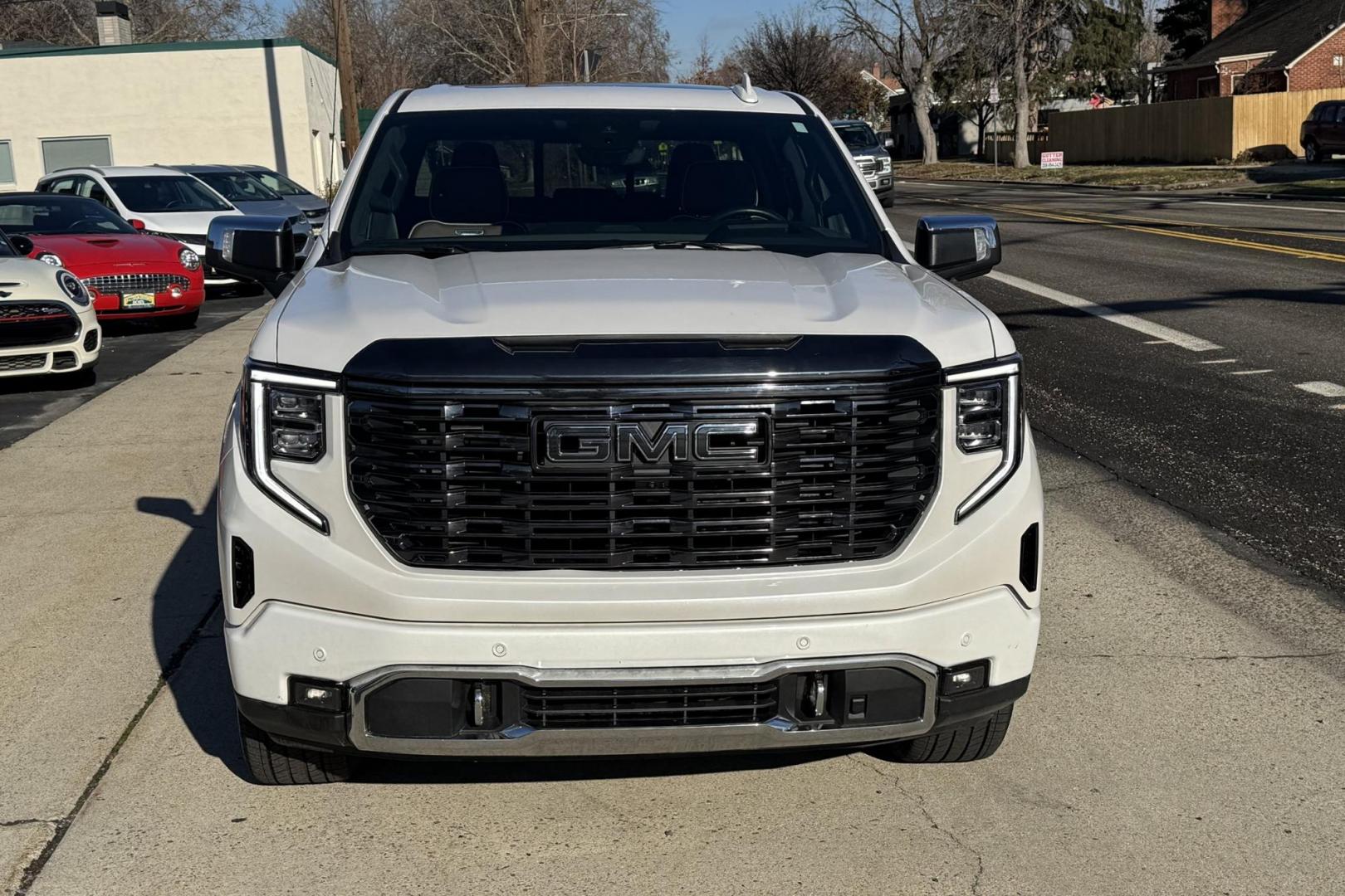 2022 White Frost Tricoat /Alpine Umber GMC Sierra 1500 Denali Ultimate (1GTUUHET1NZ) with an 6 Cyl 3.0 Liter Turbo Diesel engine, Automatic 10 Speed transmission, located at 2304 W. Main St., Boise, ID, 83702, (208) 342-7777, 43.622105, -116.218658 - Photo#4