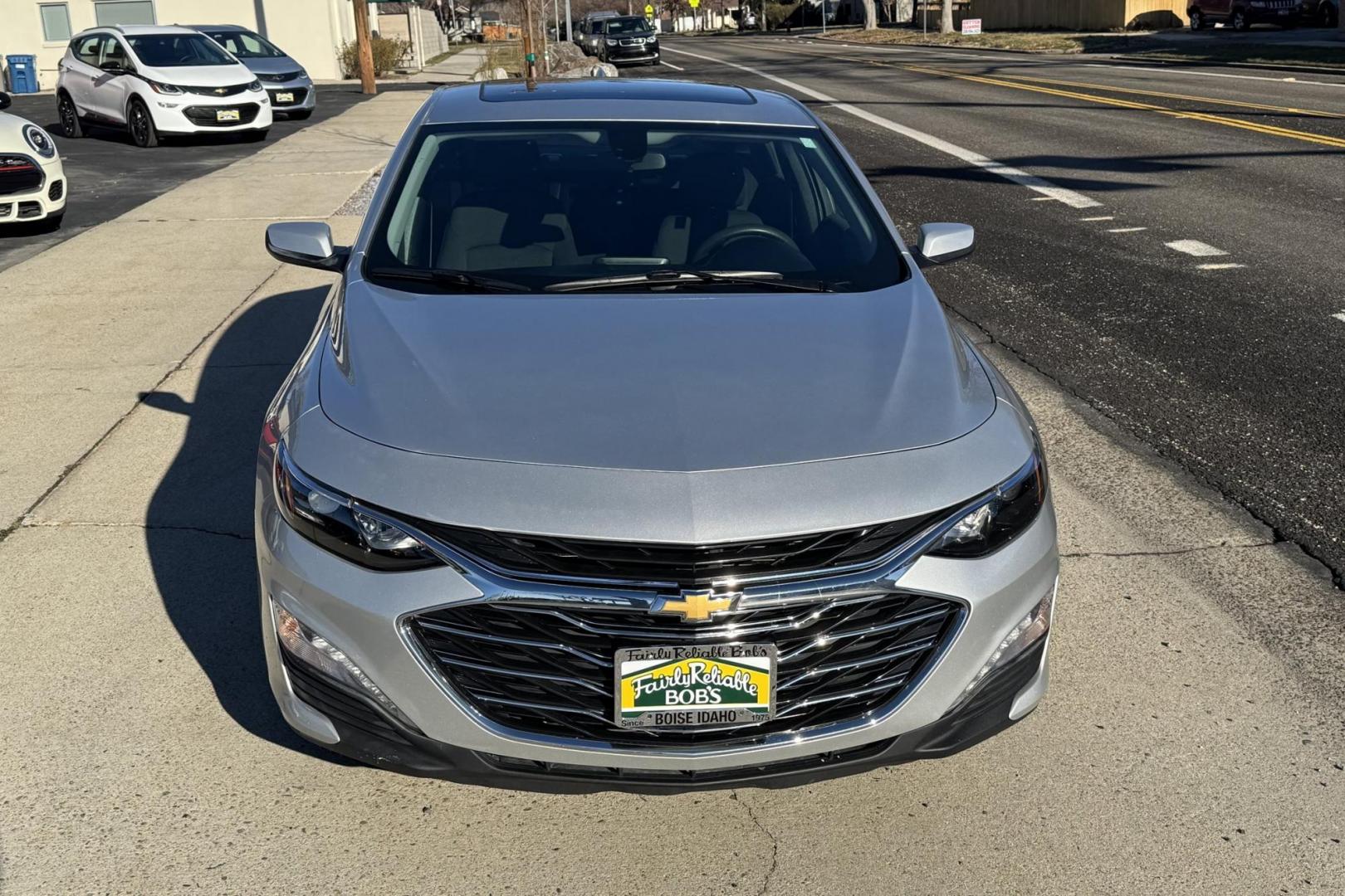 2022 Silver Ice Metallic /Black Chevrolet Malibu LT (1G1ZD5ST5NF) with an 4 Cyl 1.5 Liter Turbo engine, Automatic transmission, located at 2304 W. Main St., Boise, ID, 83702, (208) 342-7777, 43.622105, -116.218658 - New Tires! Power Sunroof! Lots of Leg Room And Great Fuel Economy! - Photo#3