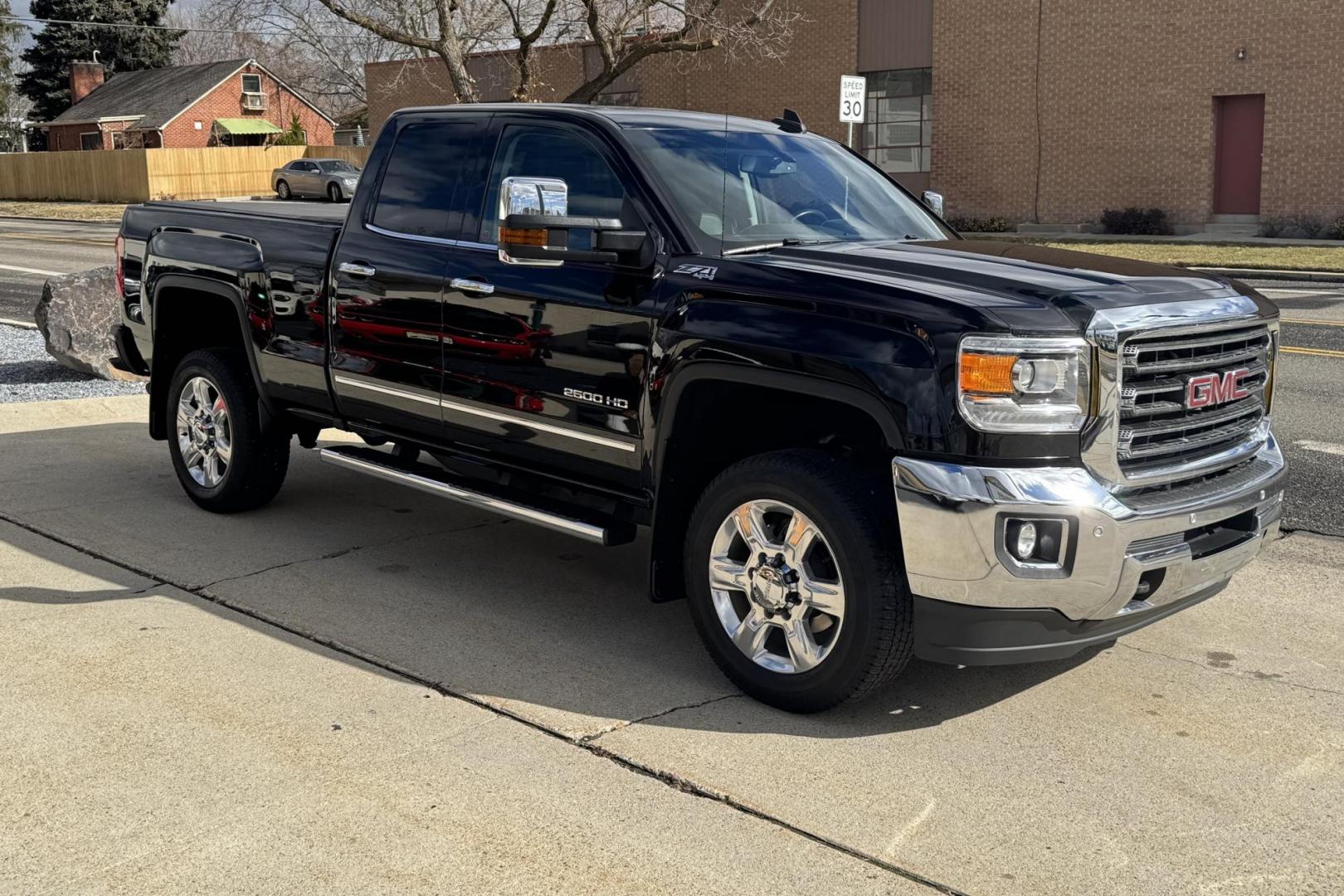 2018 Black /Black GMC Sierra 2500HD SLT (1GT22TEGXJZ) with an V8 6.0 Liter engine, Automatic 6 Speed transmission, located at 2304 W. Main St., Boise, ID, 83702, (208) 342-7777, 43.622105, -116.218658 - Ready To Haul! - Photo#2