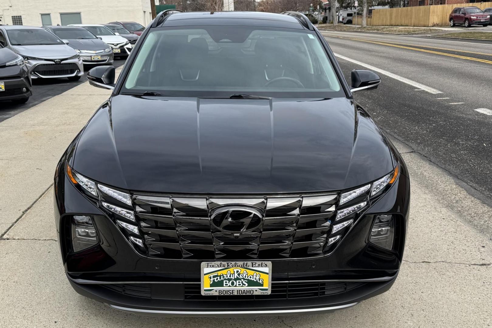 2022 Black /Black Hyundai Tucson Limited (5NMJECAE6NH) with an 4 Cyl 2.5 Liter engine, Automatic 8 Speed transmission, located at 2304 W. Main St., Boise, ID, 83702, (208) 342-7777, 43.622105, -116.218658 - Incredibly Low Mileage! Idaho Car! - Photo#3